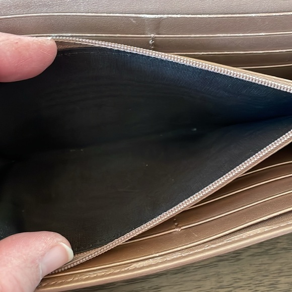 Gucci Canvas GG Continental Wallet - Picture 15 of 16